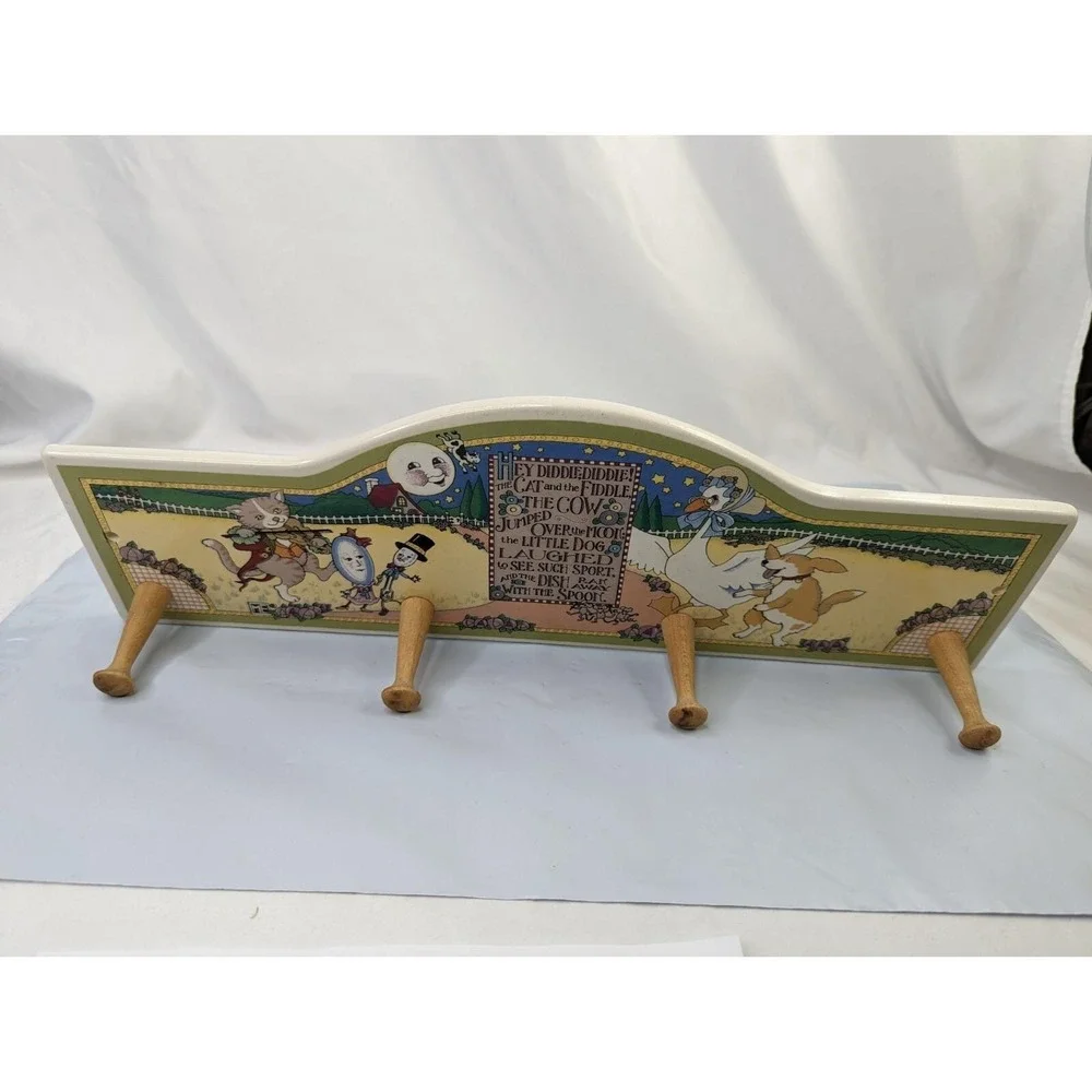 Hey Diddle Diddle Ceramic Coat Hanger Rack 16.75 Inch